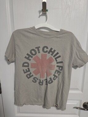 Red Hot Chili Peppers Retro Graphic T-Shirt Grey Logo 90s Band Tee Unisex Medium